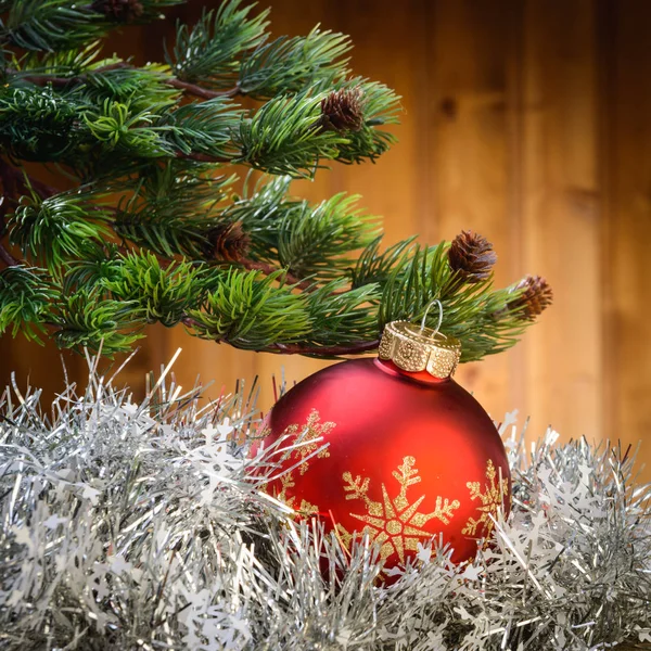 Tanne und Kugelweihnacht — Stockfoto