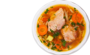 Etli lahana çorbası. Üstten Görünüm. beyaz izole