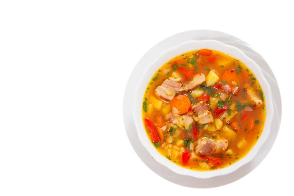 Supă cu carne, orez și legume. vedere de sus. izolat pe alb — Fotografie, imagine de stoc