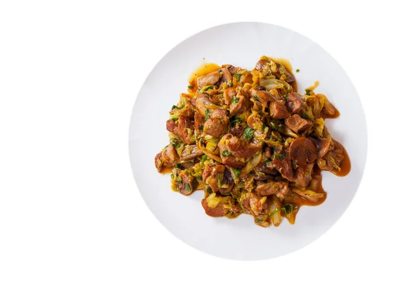 Faire cuire la viande avec les champignons et les légumes dans une assiette. vue de dessus. isolé sur blanc — Photo