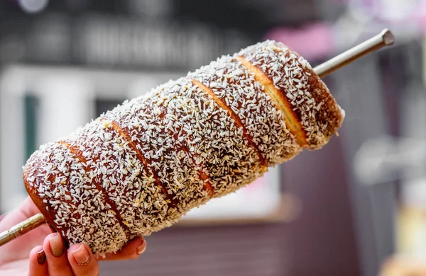 Trdelnik Παραδοσιακή Τσεχική Ζεστό Γλυκό Φαγητό Ζαχαροπλαστικής Εξωτερικοί — Φωτογραφία Αρχείου