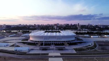 Akşam Rostov Stadyumu 'nun hava manzarası. Şehir görünümü