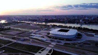 Akşam Rostov Stadyumu 'nun hava manzarası. Şehir görünümü