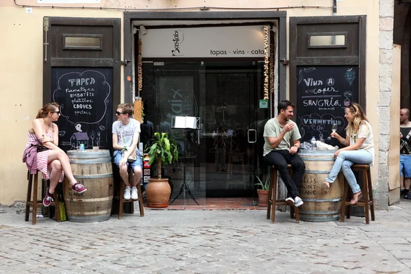 BARCELONE ESPAGNE - 9 JUIN : Au café trottoir à Barcelone Espagne sur — Photo
