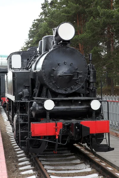 Oude stijl trein in railroad — Stockfoto
