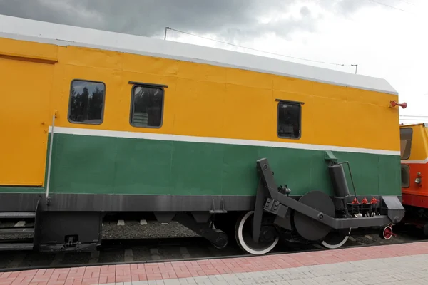 Tren de estilo antiguo en ferrocarril — Foto de Stock