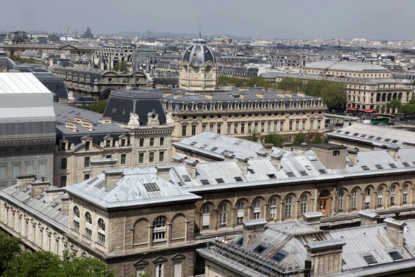 París y la Catedral de Notre Dame - París famosa de todas las quimeras , —  Fotos de Stock