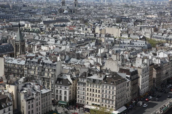 Вид на Париж с собора Парижской Богоматери, Франция — стоковое фото