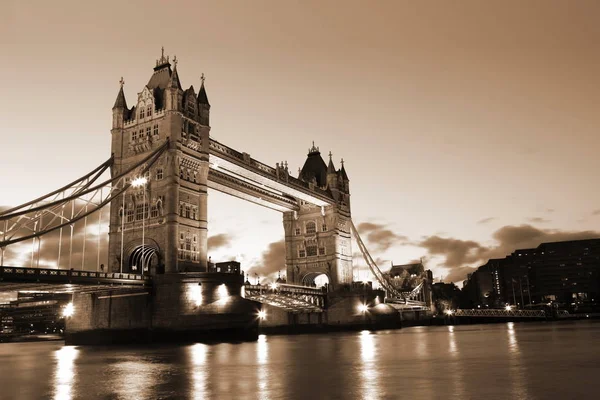 Famous and Beautiful  Evening View of Tower Bridge, London, UK — Stock Photo, Image