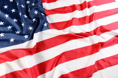 Amerikan bayrağına yaklaş.