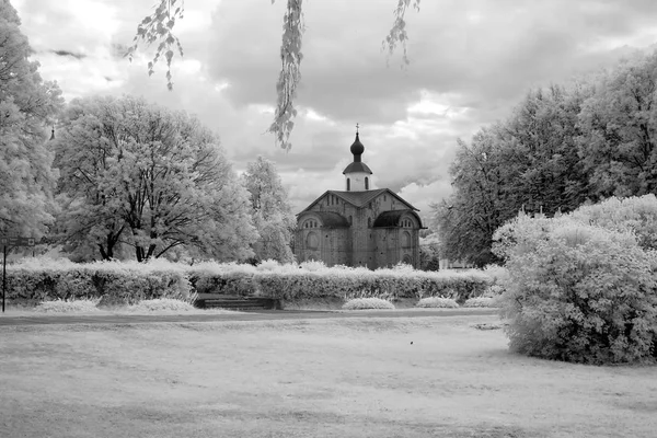 Старый ортодоксальный храм в Великом Новгороде, Россия — стоковое фото