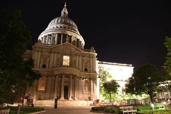 Londra 'daki St. Paul Katedrali' nin gece manzarası, Birleşik Krallık — Stok fotoğraf