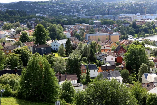 Trondheim kleine stadt in norwegen — Stockfoto