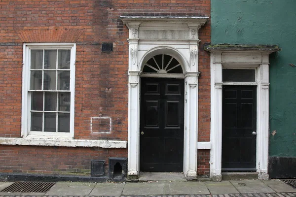 Old classic victorian door and window in England — Stock Photo, Image