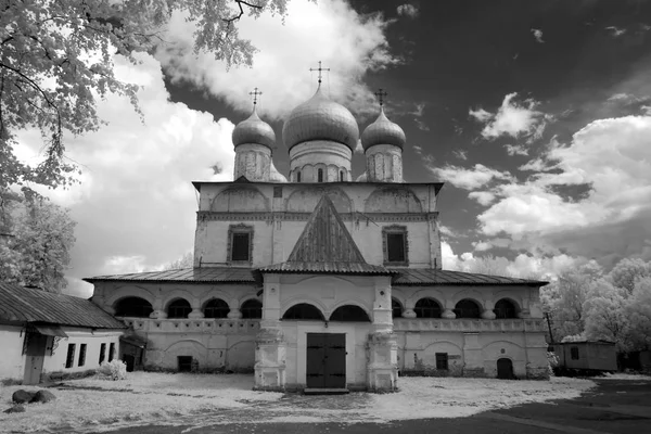 Старый ортодоксальный храм в Великом Новгороде, Россия — стоковое фото