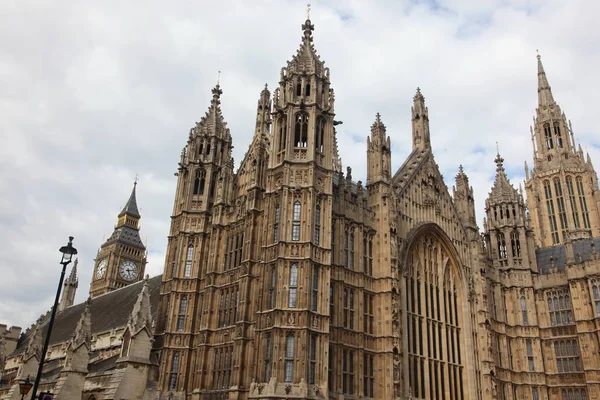 Здание парламента в Лондоне, Великобритания — стоковое фото