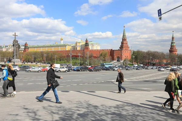 Moskwa, Rosja - 13 maja 2017 r.: Walking street Kremlu w Mosc — Zdjęcie stockowe