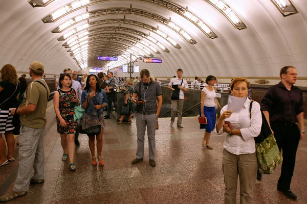 SAINT PETERSBURG, RUSSIA - JULY, 23 2015: At The underground sta — Stock Photo, Image