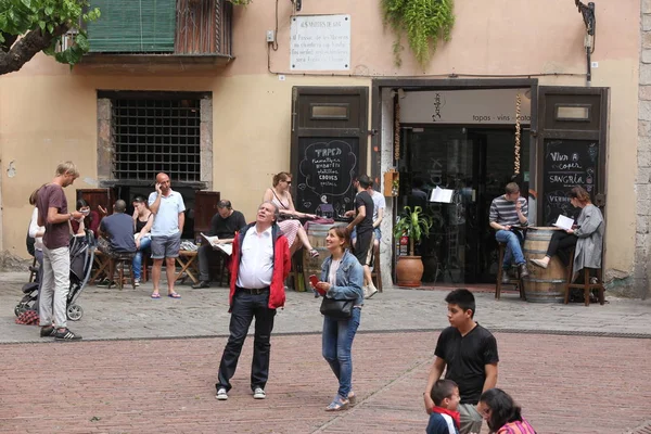 BARCELONA SPANIA 9 IUNIE: La trotuarul cafenelei din Barcelona Spania pe — Fotografie, imagine de stoc