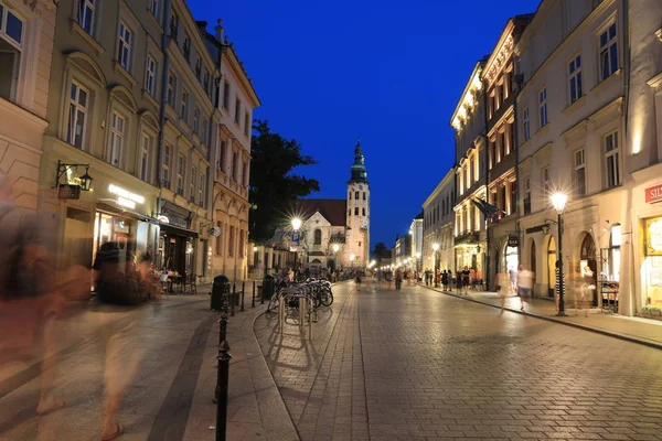 KRAKOW - JUN 15:Classic street nigjt life in Krakow  15 June 201 — Stock Photo, Image