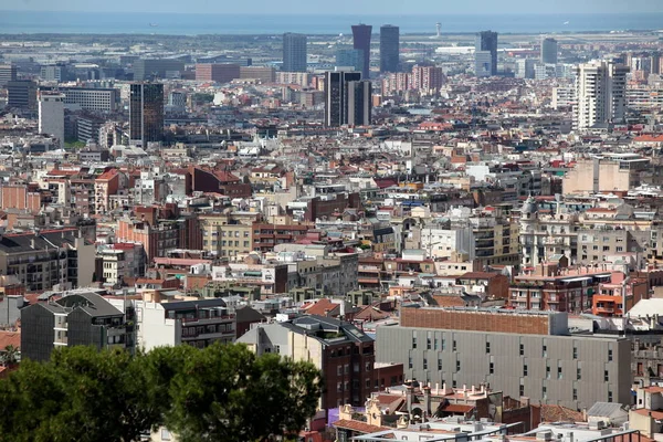 バルセロナ、スペインの空中ビュー。バルセロナは最もポーの一つです。 — ストック写真