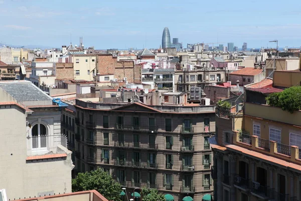 Барселона, Испания. Барселона - один из самых густонаселенных городов мира. — стоковое фото