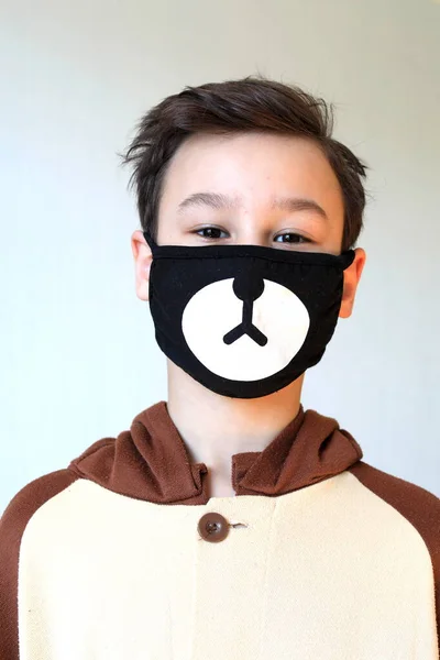 Close Young Boy Wearing Hand Made Mask — Stock Photo, Image