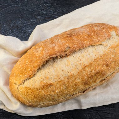 Taze ev yapımı ekmek. 