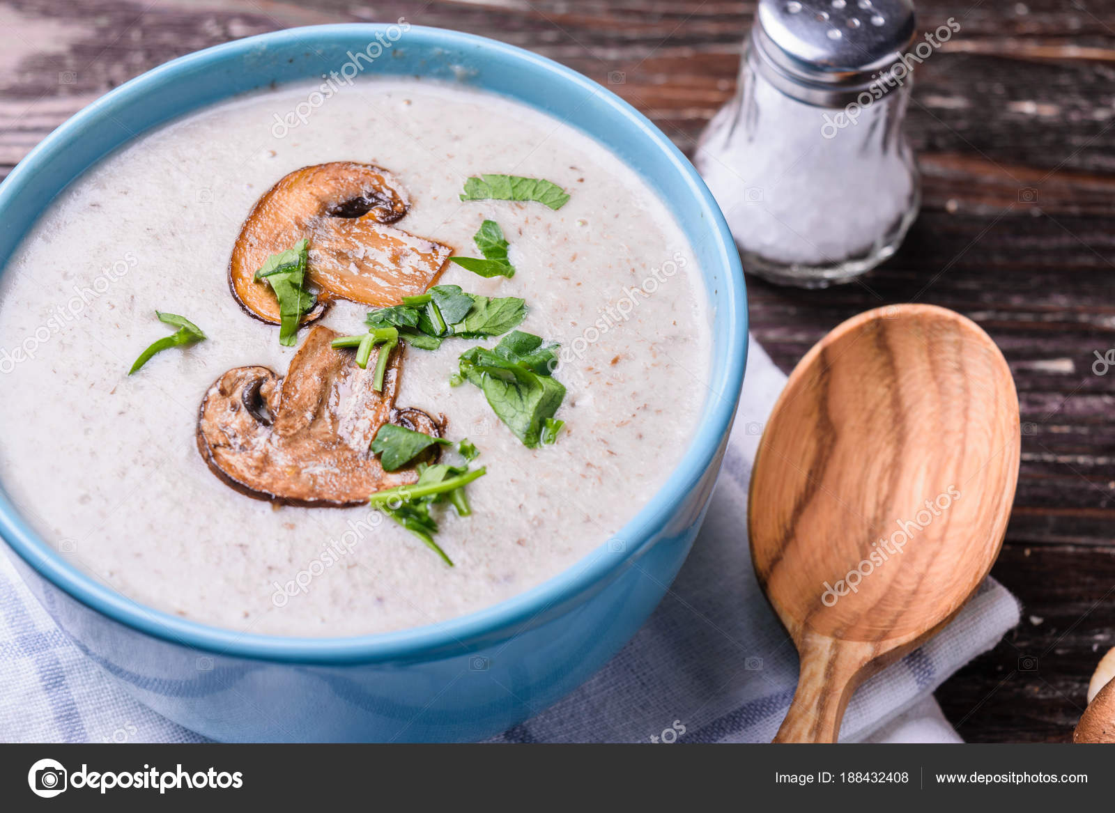 Крем-суп из шампиньонов: быстро и вкусно Крем-суп из шампиньонов: быстро и вкусно