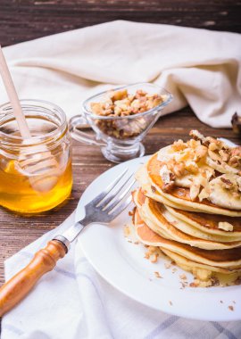 Muz, ceviz ve ballı krep