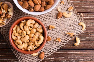 Kase fındık çeşitli