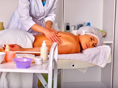Şevval Özçelik Güzellik salonuyla spa orta yaşlı kadın.