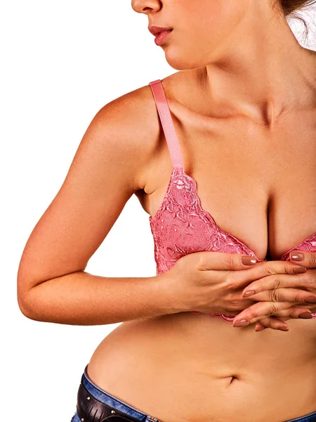 Breast self exam av kvinnor. Kvinnan bär behå. — Stockfoto