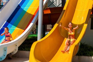 Çocuklar için Yüzme Havuzu slaytlarda aquapark, su kaydırağı.