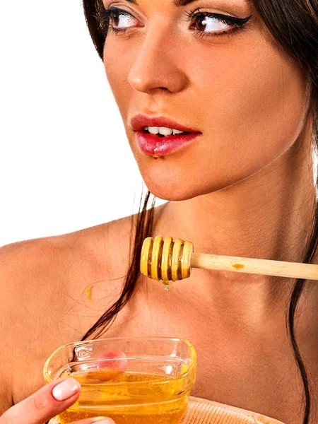 Máscara facial de miel con frutas frescas y panales para el cabello  . — Foto de Stock