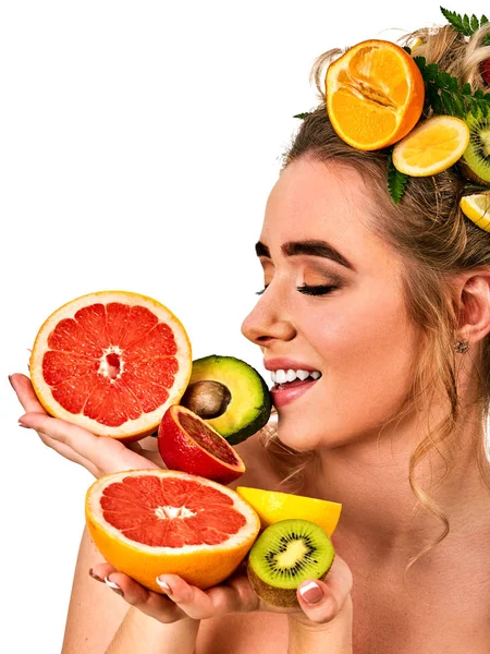 Cabelo e máscara facial de frutas frescas para o conceito de mulher . — Fotografia de Stock