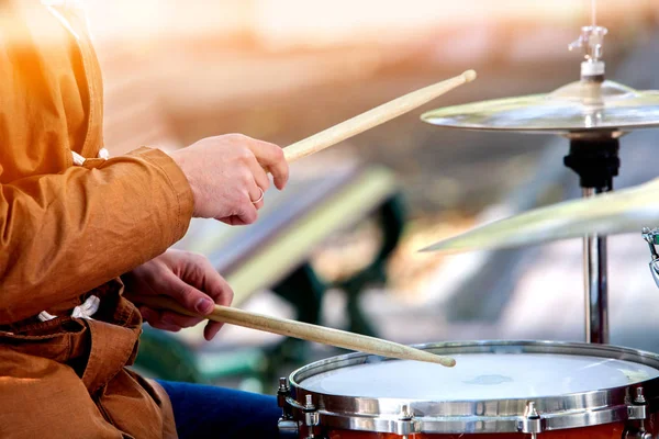 Music street performers on autumn outdoor. Middle section of body part. — Stock Photo, Image