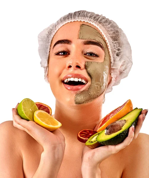 Mud facial mask of woman in spa salon. Face massage . — Stock Photo, Image