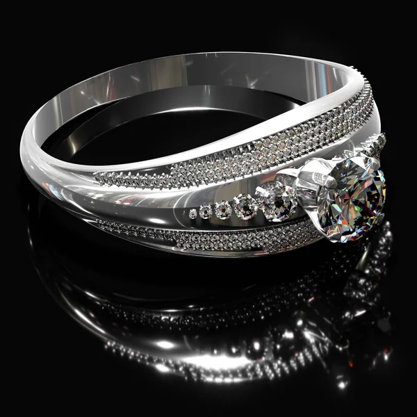 与钻石宝石的银订婚戒指。. — 图库照片