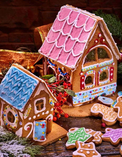 Casa di pan di zenzero con smalto blu . — Foto Stock