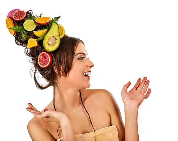 Cabello y mascarilla facial de frutas frescas para el concepto de mujer . —  Fotos de Stock