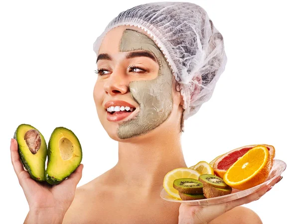 Modder gezichtsmasker van vrouw in spa salon. Gezicht massage . — Stockfoto