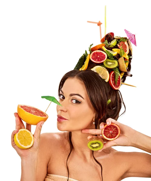 Vlasy a na obličej maska z čerstvého ovoce pro ženu koncept. — Stock fotografie