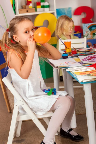 Break school in painting class. Small student painting in art school class. — Stock Photo, Image