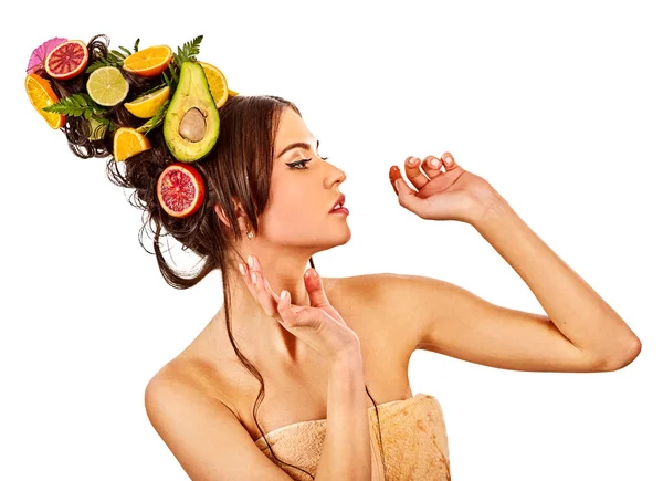 Vlasy a na obličej maska z čerstvého ovoce pro ženu koncept. — Stock fotografie