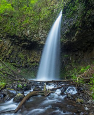 üst latourell düşer