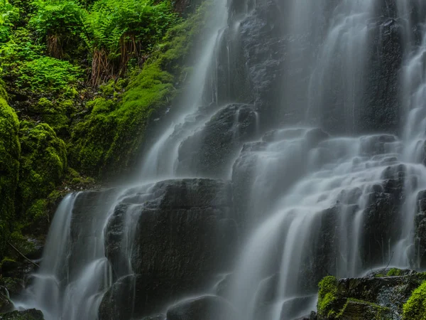 Fairy Falls Culumbia River Gorge up close — Stock Photo, Image