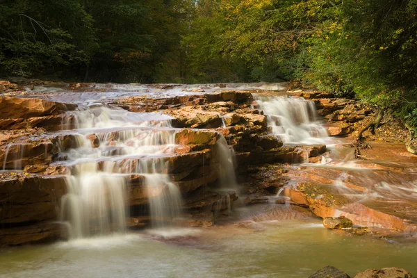 Cachoeira em Muddy Creek perto de Albright WV — Fotografia de Stock