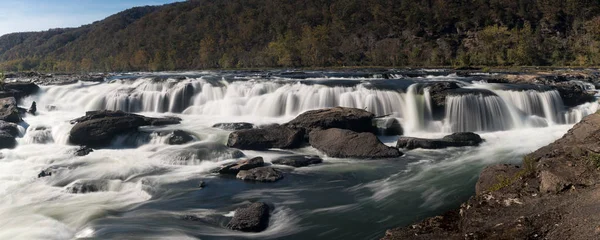 ニューリバー・サマー郡の砂岩の滝｜ウェスト・バージニア州 — ストック写真