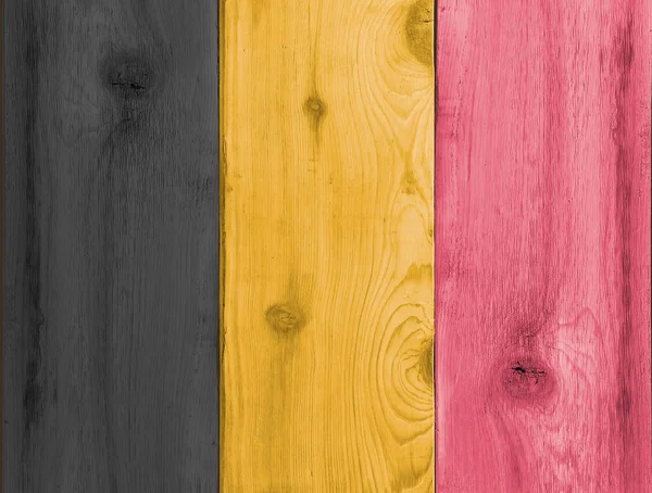 Planches de bois en forme de drapeau belge — Photo